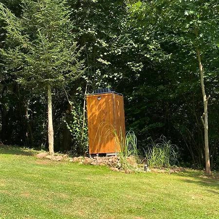 Tente de luxe Tiny Chotevice 1