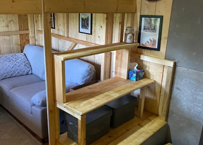 Luksusowy namiot Tiny Chotevice 1