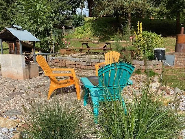 Luksusowy namiot Tiny Chotevice 1