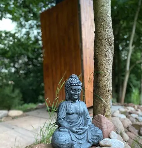 Luksusowy namiot Tiny Chotevice 1